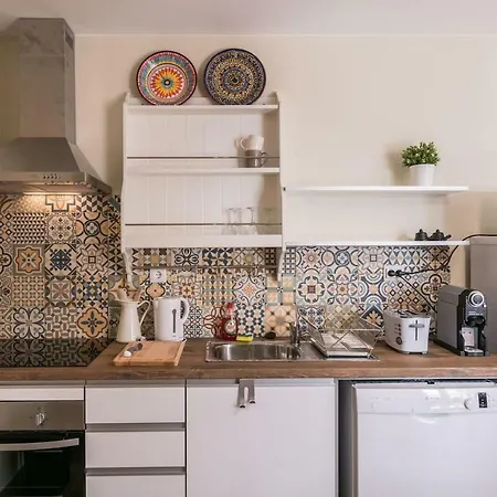 Lovelystay - Sweet Escape I - Terrace Apartment