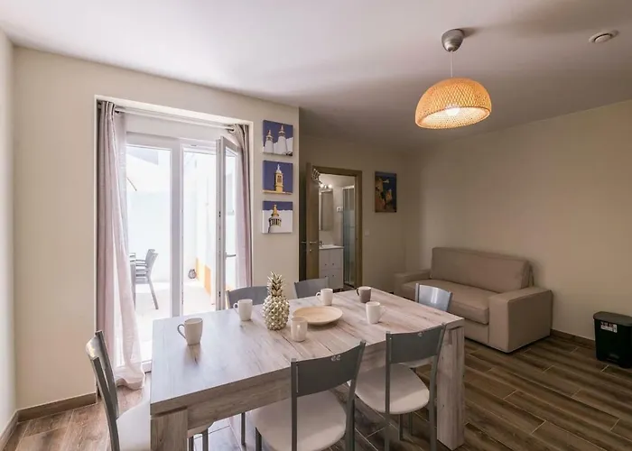 Lovelystay - Sweet Escape I - Terrace Apartment Quarteira