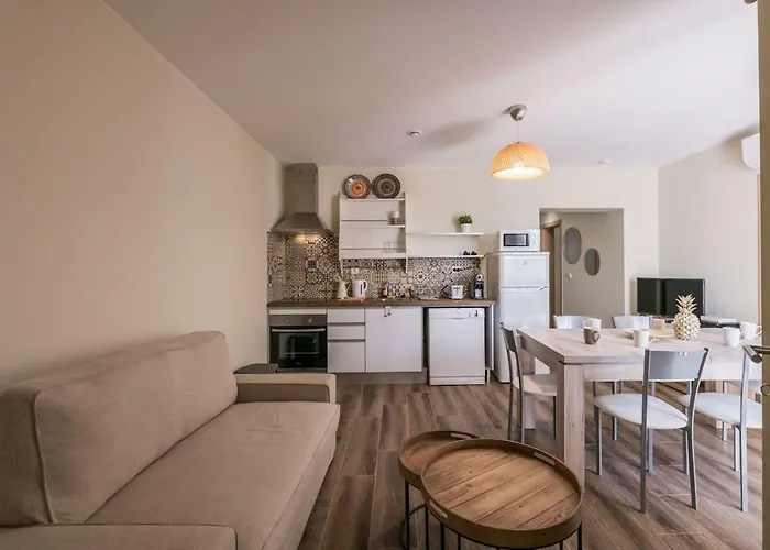 Lovelystay - Sweet Escape I - Terrace Apartment