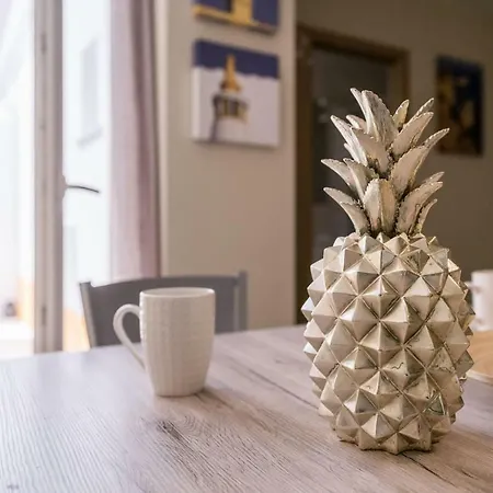 Lovelystay - Sweet Escape I - Terrace Apartman